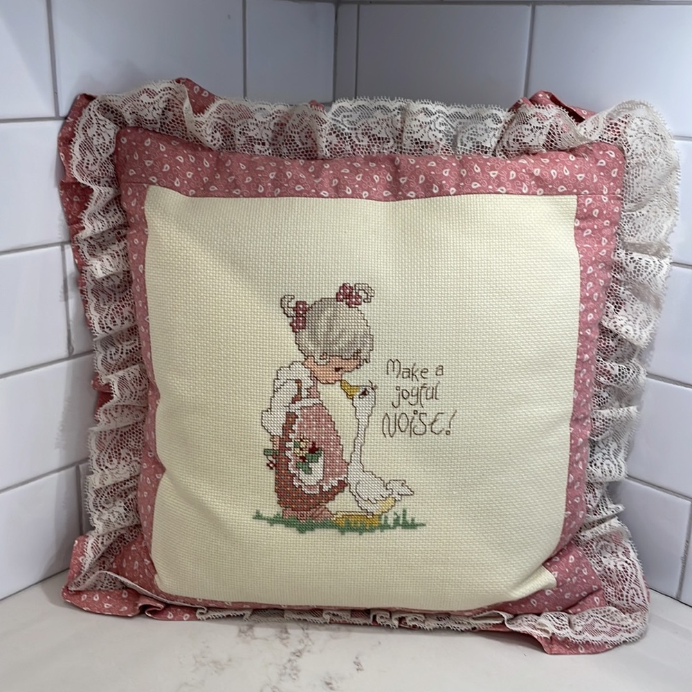 Precious Moments | Set of 2 pillows | handmade and stuffed - Picture 2 of 10